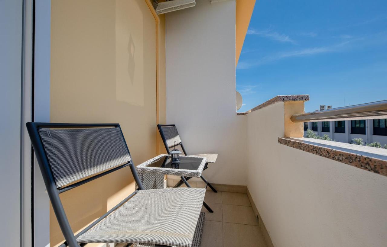 Apartments Luka Rab Town Exterior photo