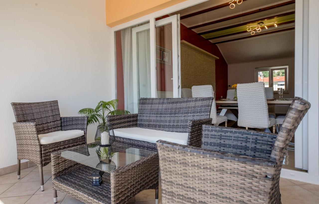 Apartments Luka Rab Town Exterior photo