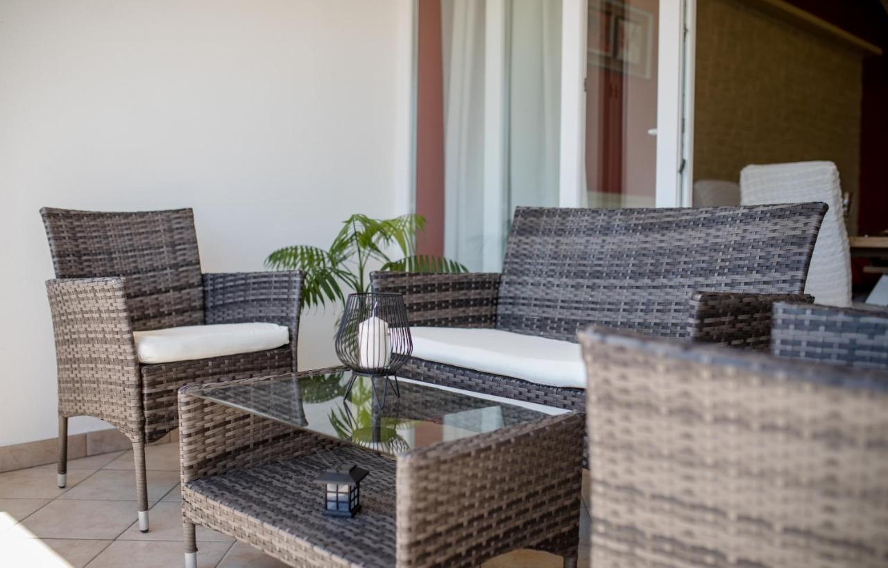 Apartments Luka Rab Town Exterior photo