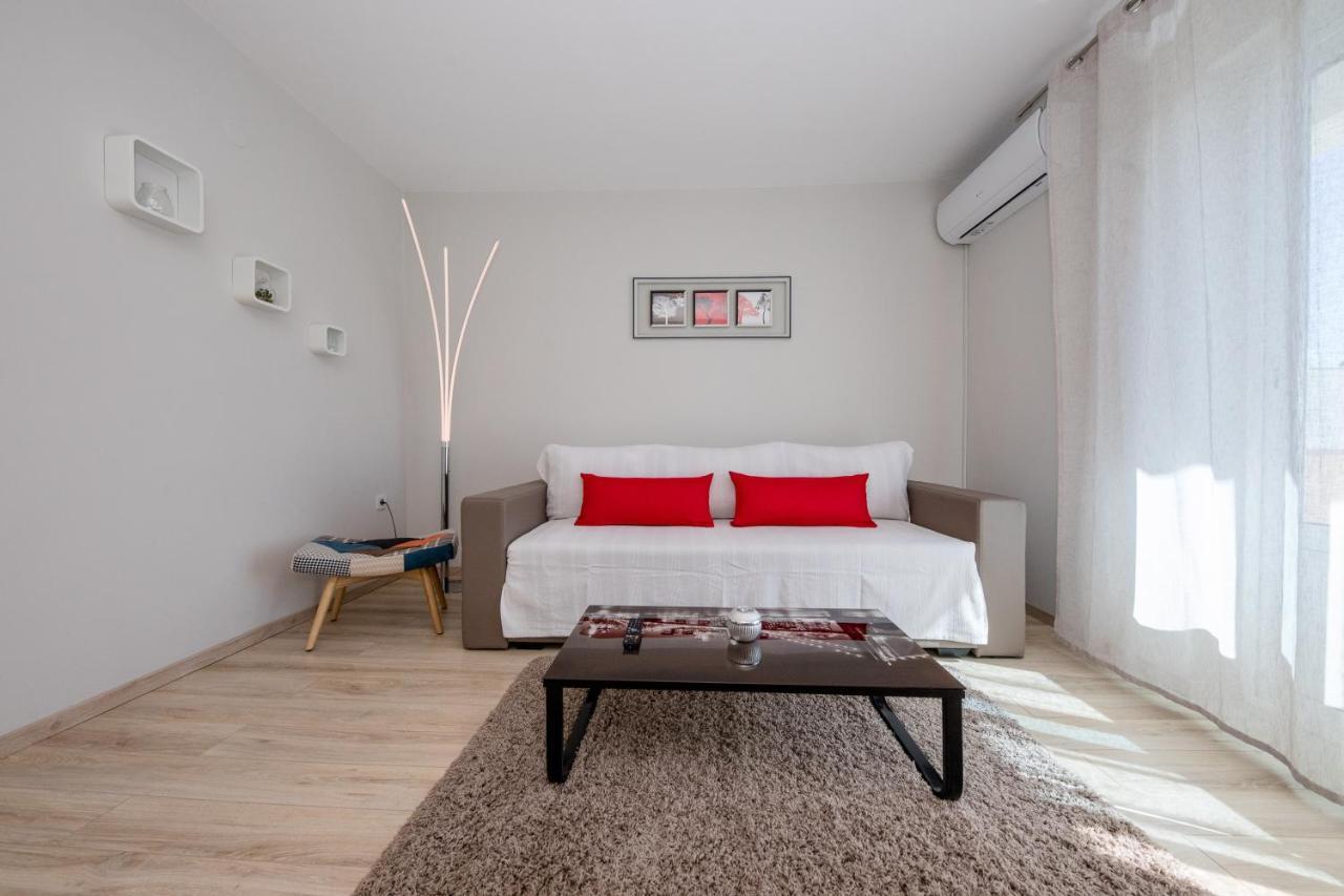 Apartments Luka Rab Town Exterior photo