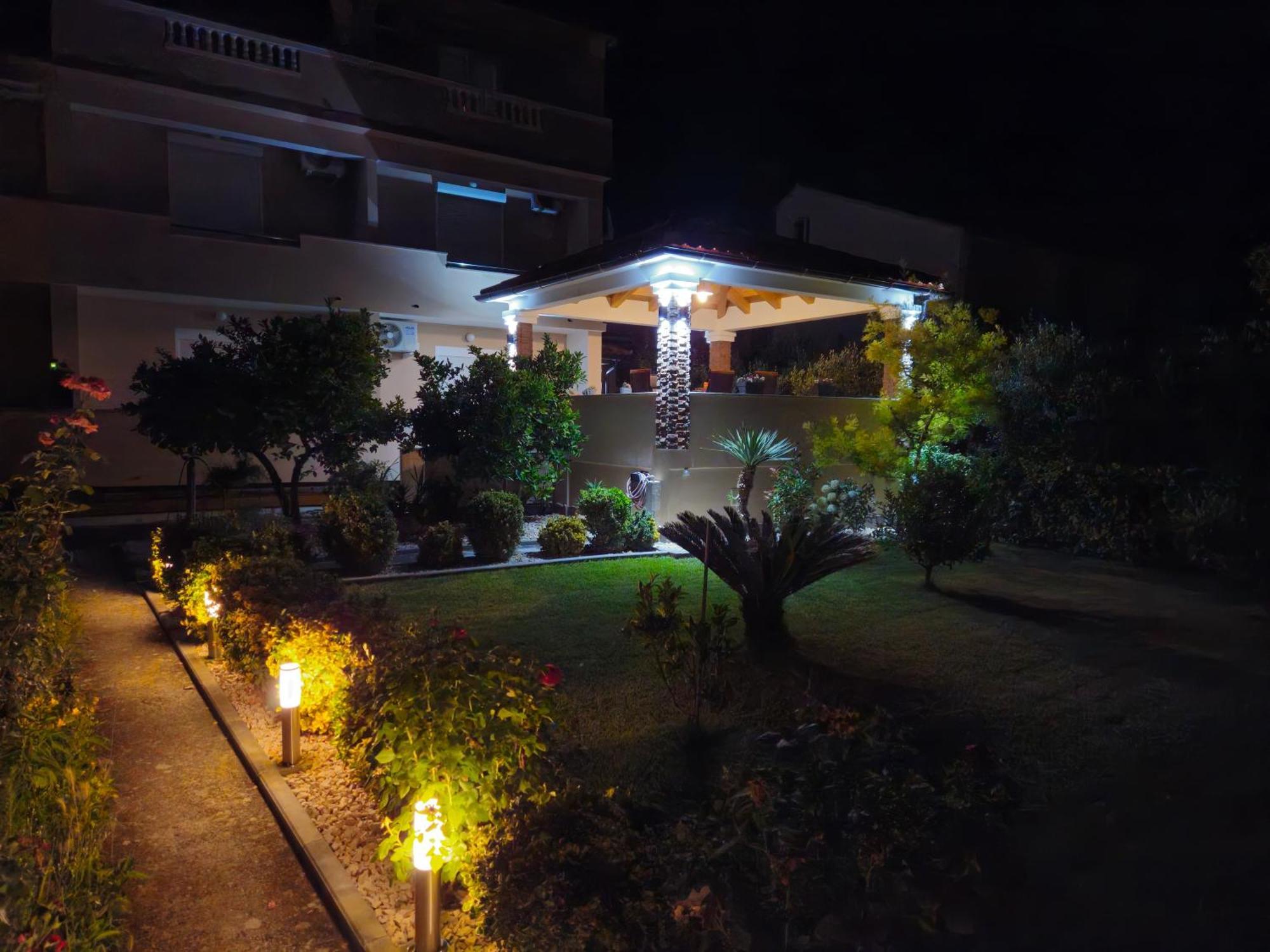Apartments Luka Rab Town Exterior photo